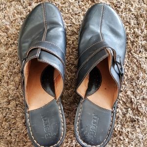 Born clog shoes - great condition